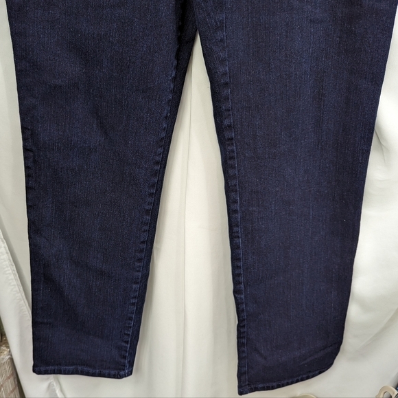 Gloria Vanderbilt Amanda Dark Wash Straight Leg Jeans Sz 12 - Picture 4 of 12